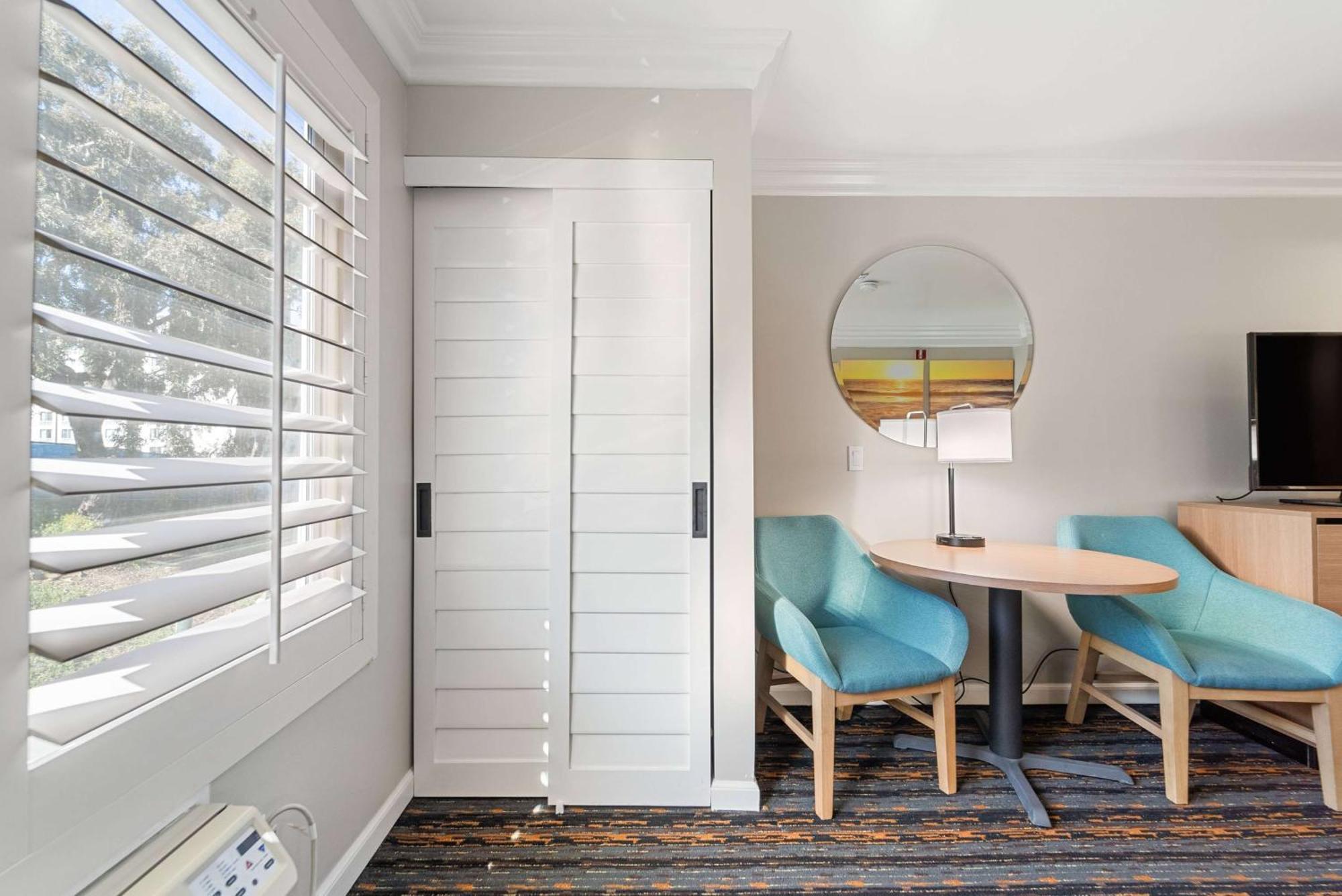 Days Inn By Wyndham San Diego Hotel Circle Bagian luar foto