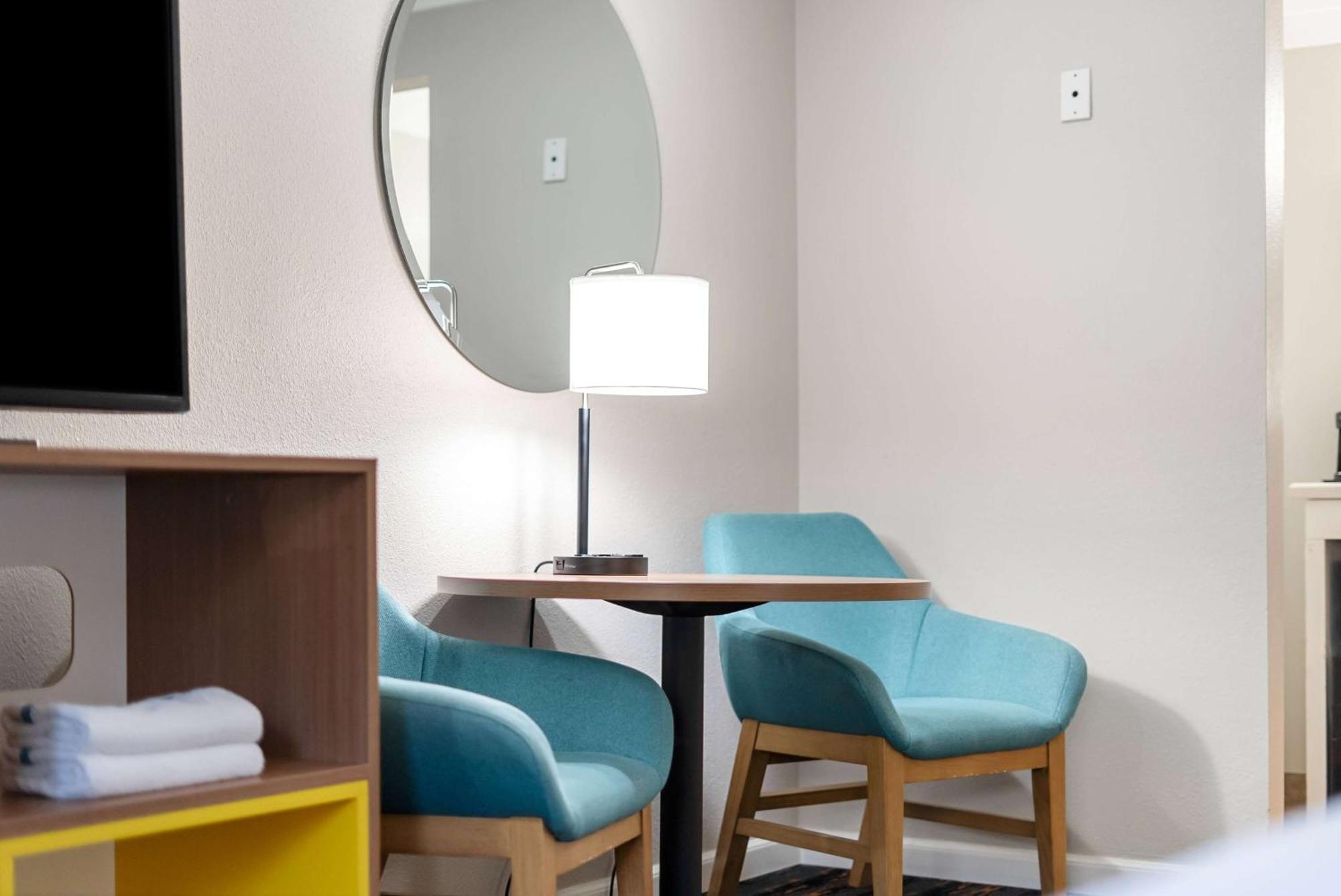 Days Inn By Wyndham San Diego Hotel Circle Bagian luar foto