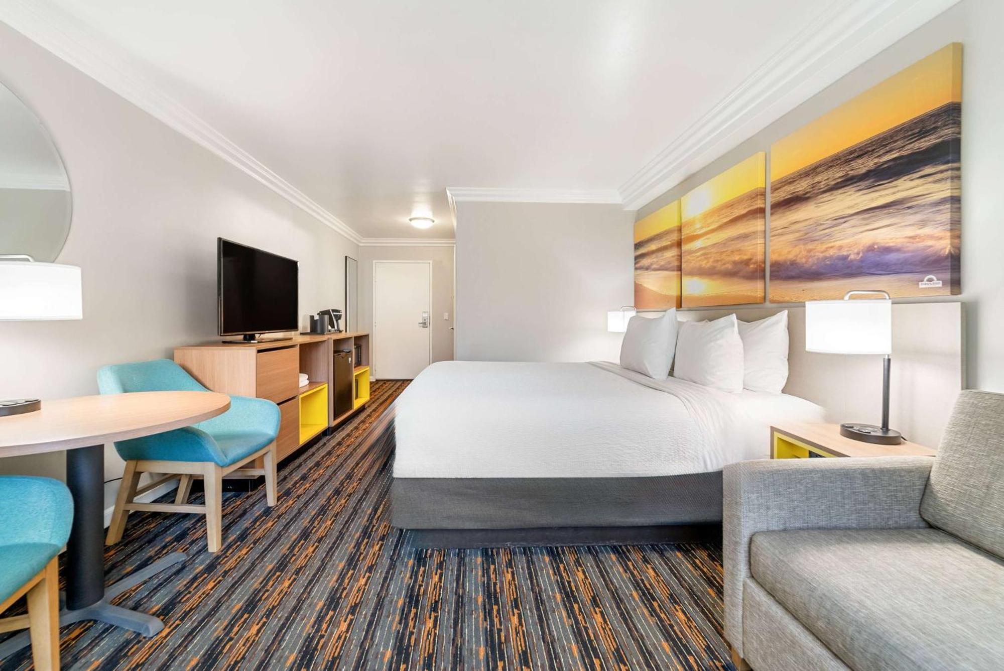 Days Inn By Wyndham San Diego Hotel Circle Bagian luar foto