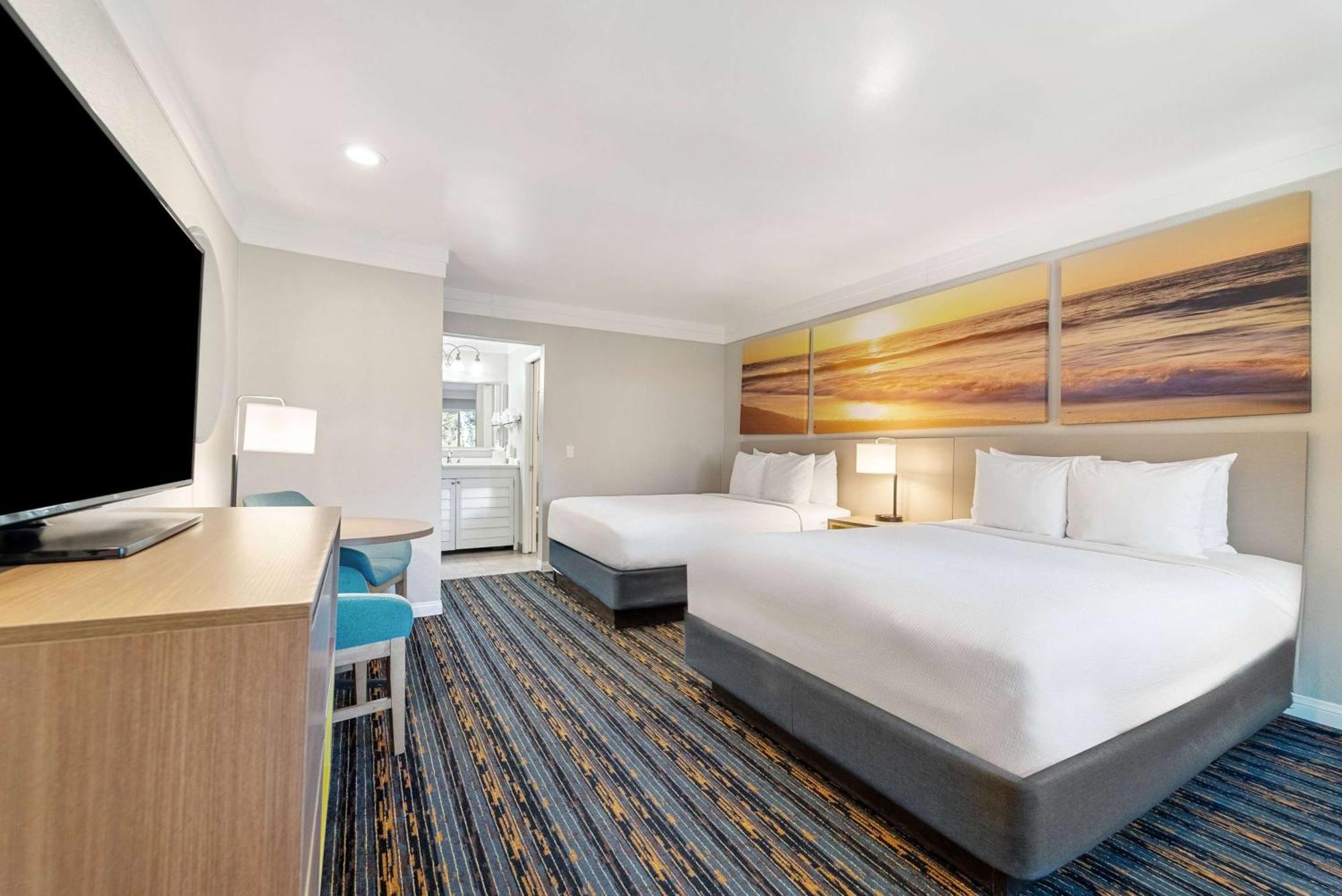 Days Inn By Wyndham San Diego Hotel Circle Bagian luar foto