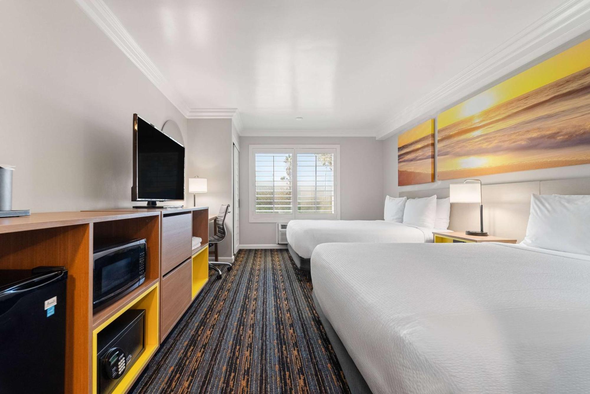 Days Inn By Wyndham San Diego Hotel Circle Bagian luar foto