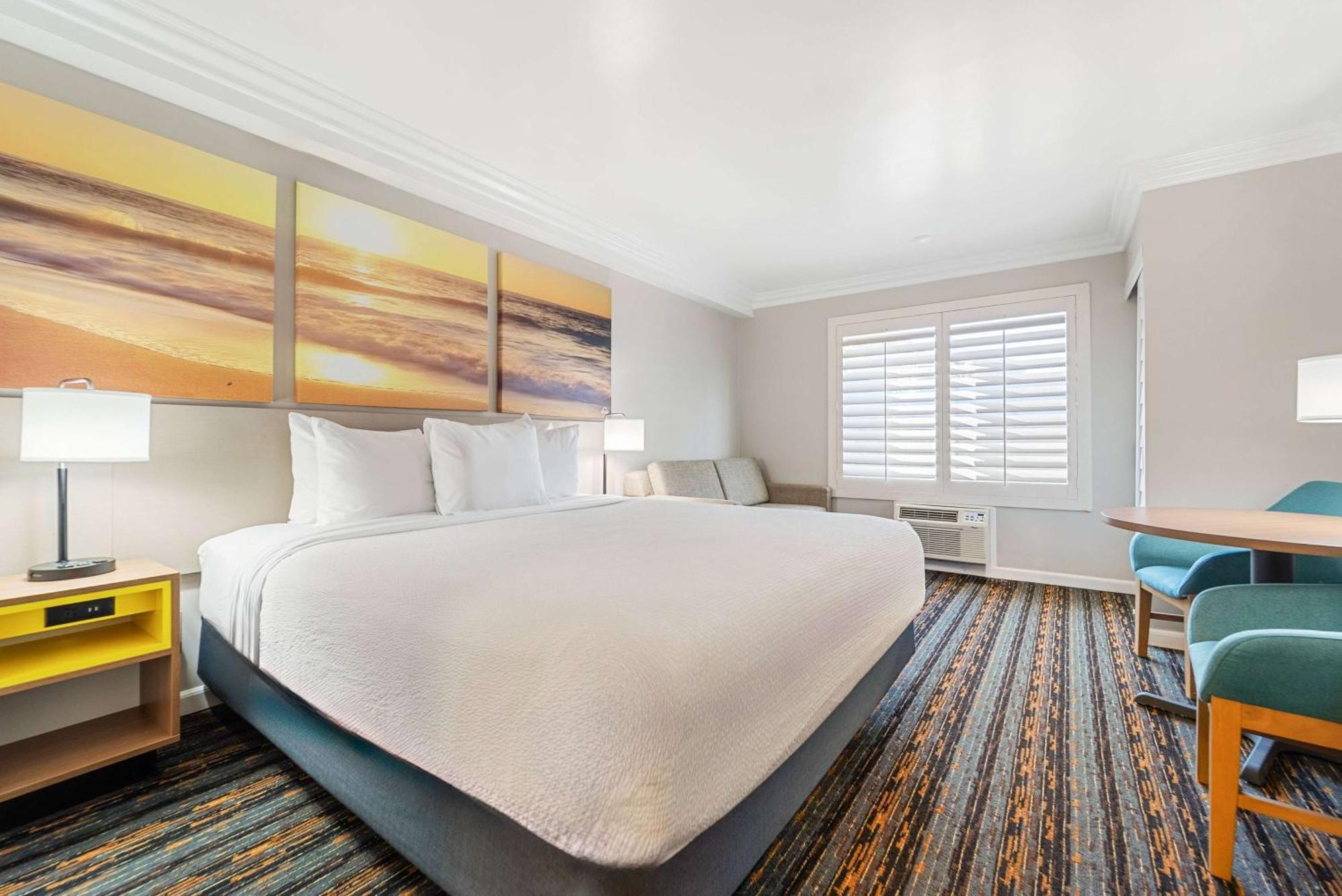 Days Inn By Wyndham San Diego Hotel Circle Bagian luar foto