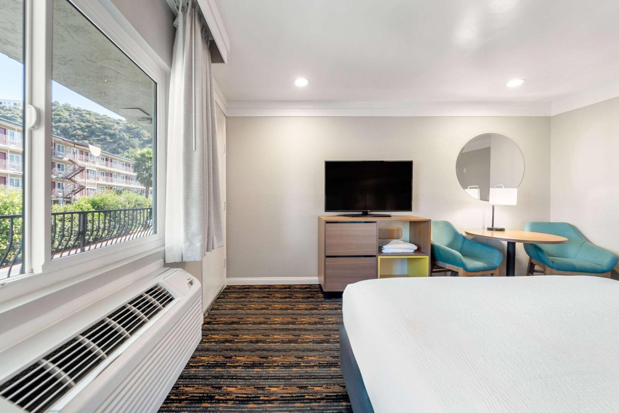 Days Inn By Wyndham San Diego Hotel Circle Bagian luar foto