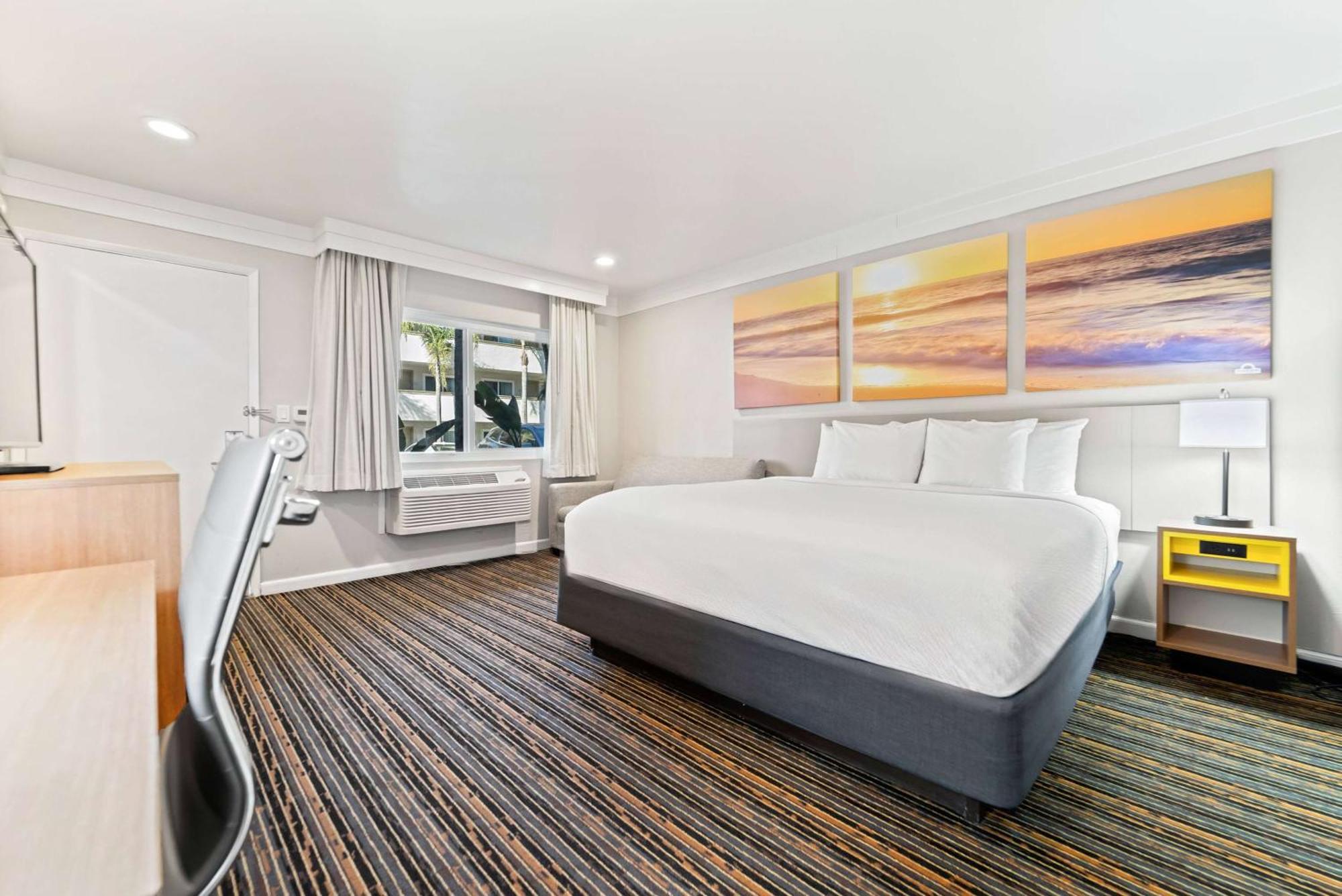 Days Inn By Wyndham San Diego Hotel Circle Bagian luar foto